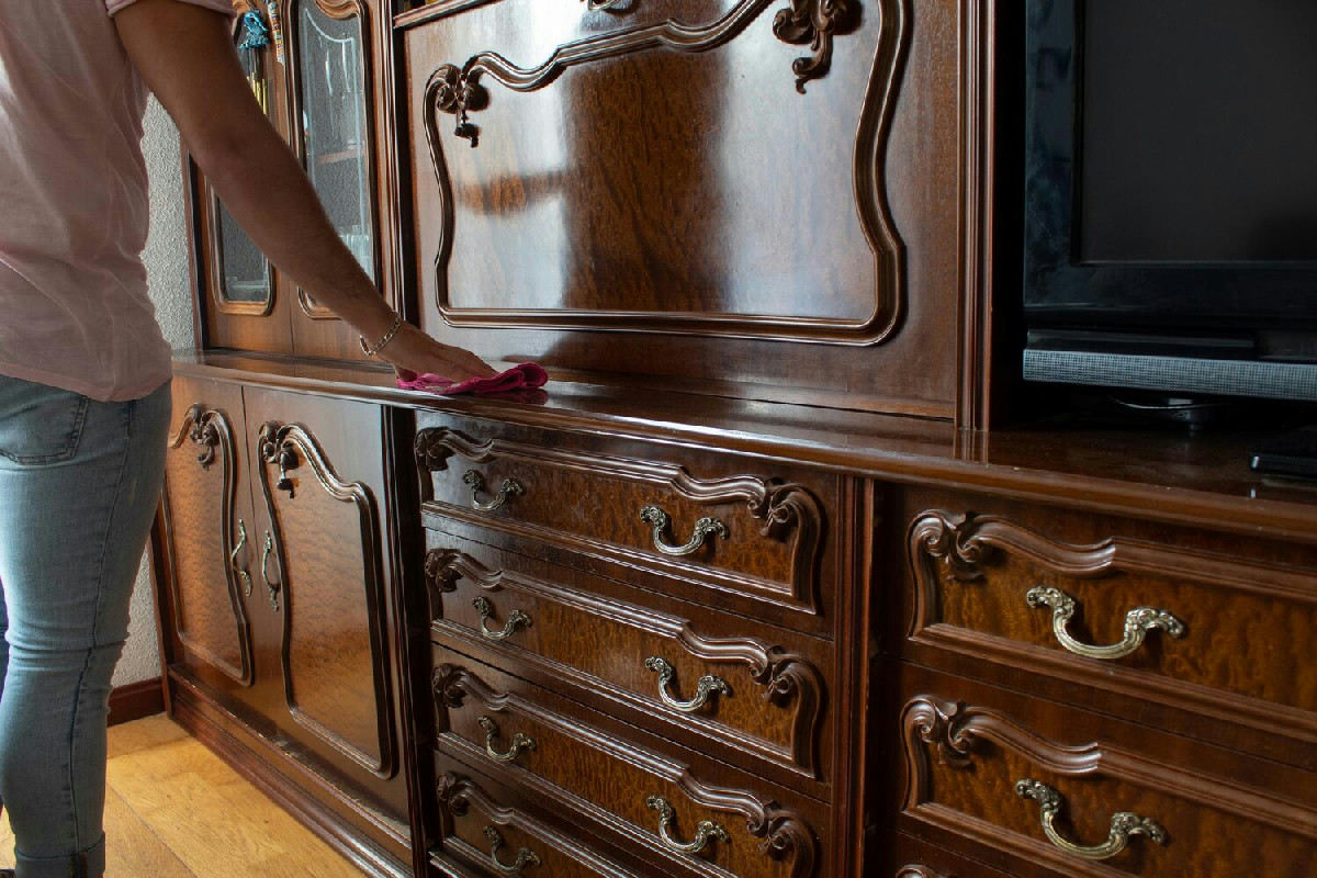 Il modo migliore per mantenere intatta la bellezza dei mobili in legno nel tempo